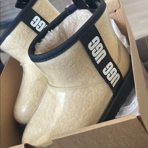 Uggs Clear Mini 11 (Kids)